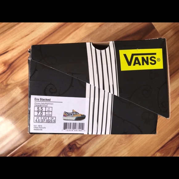 SOLD ‼️ DISNEY NIGHTMARE BEFORE CHRISTMAS VANS - Picture 14 of 15